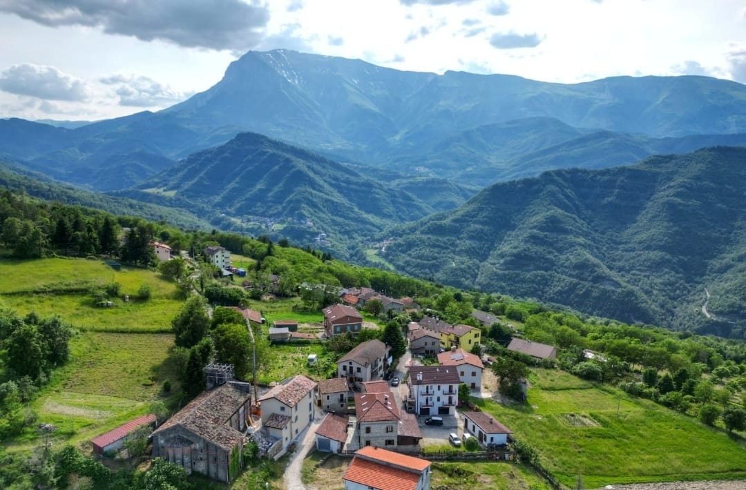 dormire in botte, monti sibillini, borghi da visitare sui monti sibillini, esperienze da regalare